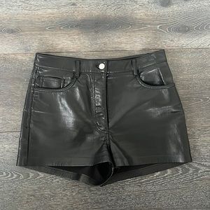 Aritzia Wilfred leather shorts, size S